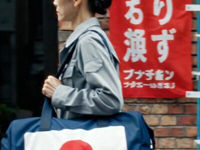 マーカス・ソーンが書類から目を上げ、ジュリアンを冷ややかに見つめた。その眼差しは、先ほどまで彼に向けられていた「有能なパートナー」に対する敬意ではなく、自分のプロジェクトを台無しにされたことへの明確な怒りだった。